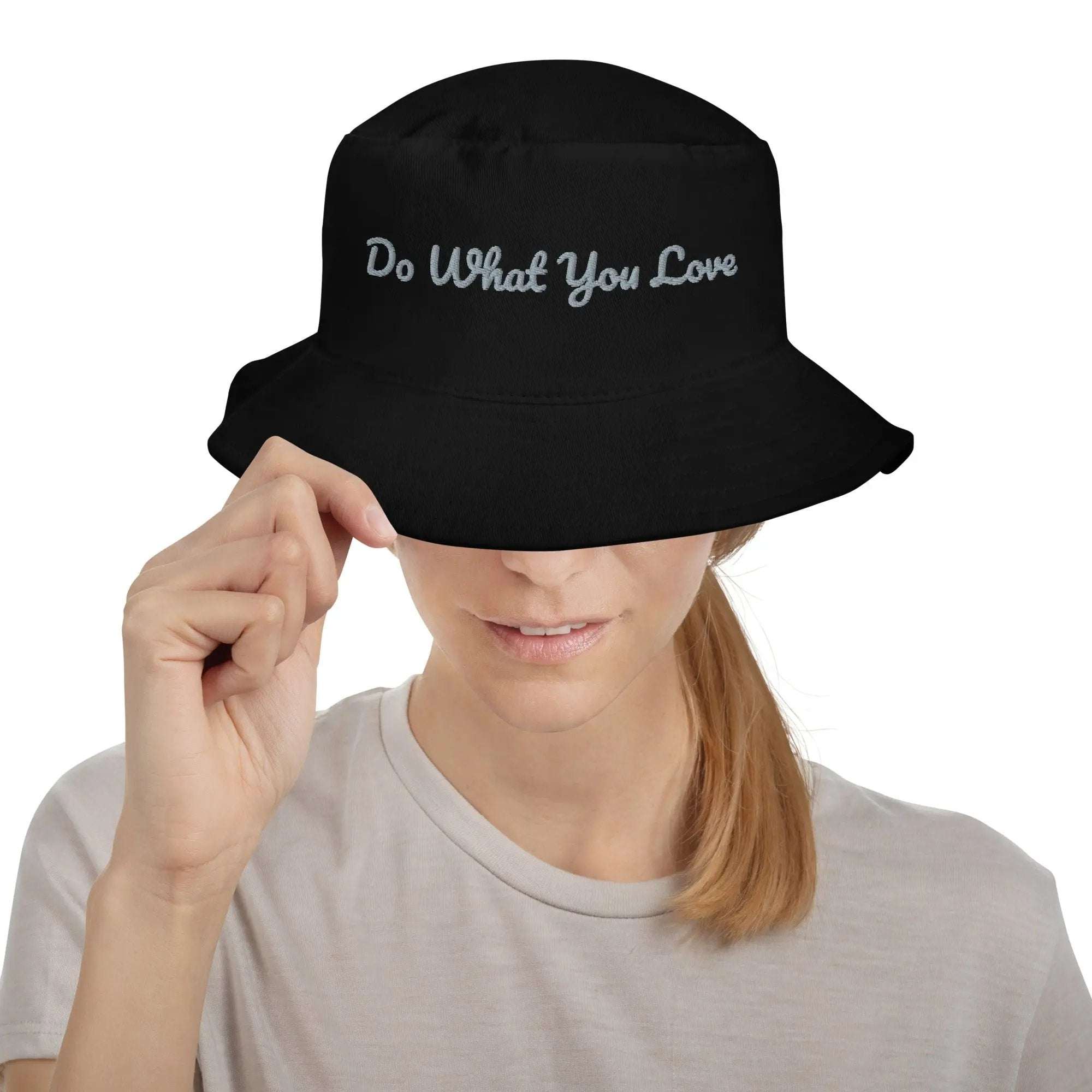 Discover the Versatility of the Bucket Hat - L2N2
