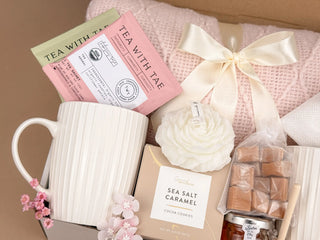 Gift Baskets for Couples – Romantic Blanket & Mug Set