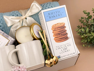 Gift Baskets for Couples – Plush Blanket, Tea & Candle Set