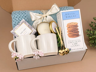 Gift Baskets for Couples – Plush Blanket, Tea & Candle Set