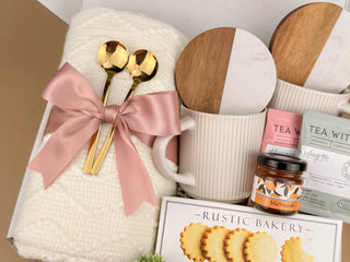 Luxury Couples Gift Set – Cozy Blanket for Two | Elegant Tea & Shortbread Box