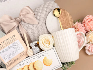 Curated Gift Boxes – Luxury Tea, Blanket & Shortbread Set