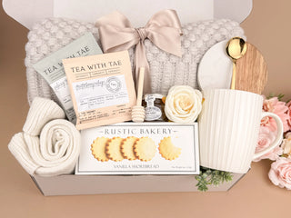 Curated Gift Boxes – Luxury Tea, Blanket & Shortbread Set