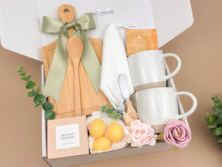 Home Blessing Gift Box – Bamboo Cutting Board, Ceramic Mugs & Cozy Kitchen Essentials
