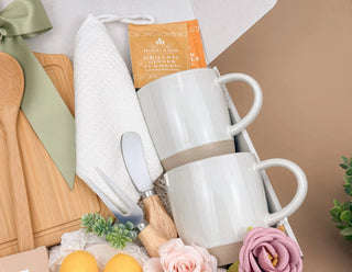 Home Blessing Gift Box – Bamboo Cutting Board, Ceramic Mugs & Cozy Kitchen Essentials
