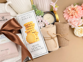 Anniversary Gift Box for Couples with Blanket and Mugs – Romantic Set