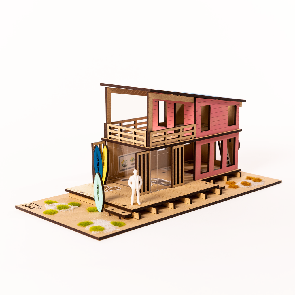 BEACH HUT