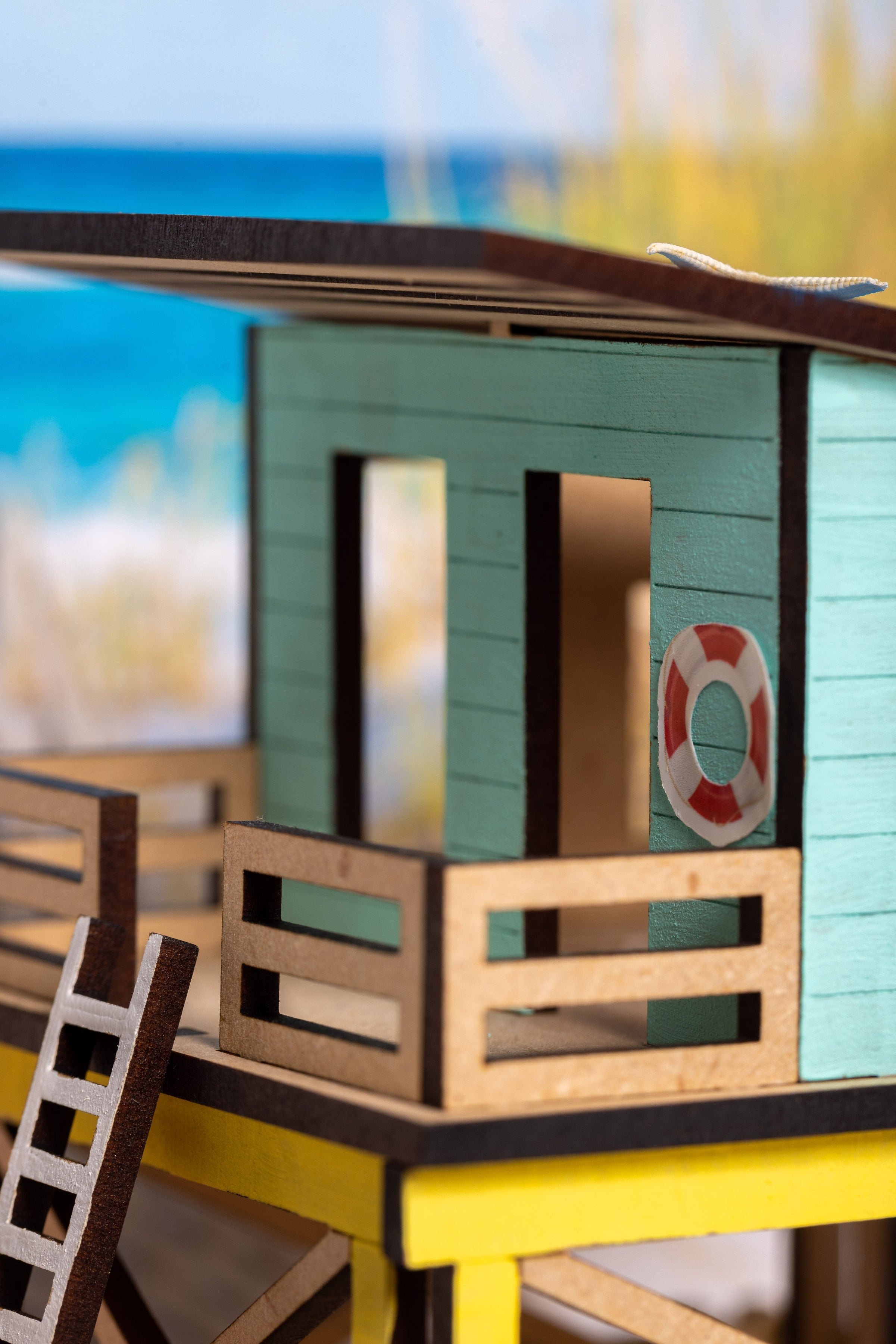 MINI HUT