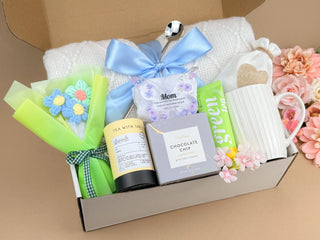 Warm Hug Gift Box for Mom – Cozy Self Care Set with Blanket, Mug, Candle, Honey & Cookies