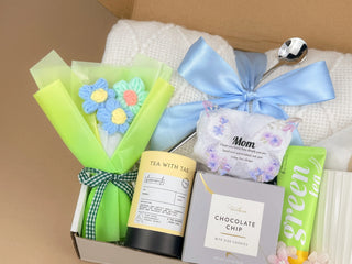 Warm Hug Gift Box for Mom – Cozy Self Care Set with Blanket, Mug, Candle, Honey & Cookies